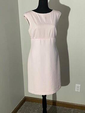 Classic Cap-Sleeve Sheath Dress - Light Pink sz 8